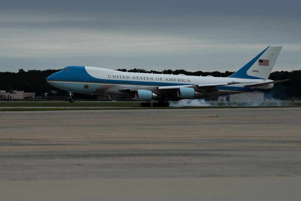 President Trump arrives at JBA from NYC