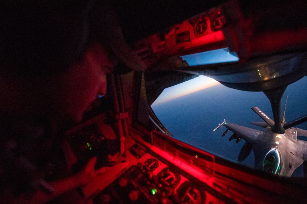 F-16s Aerial Refuel