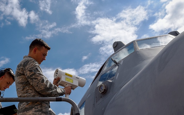 Com/nav, electronic warfare classes combine for heavy-aircraft maintainers