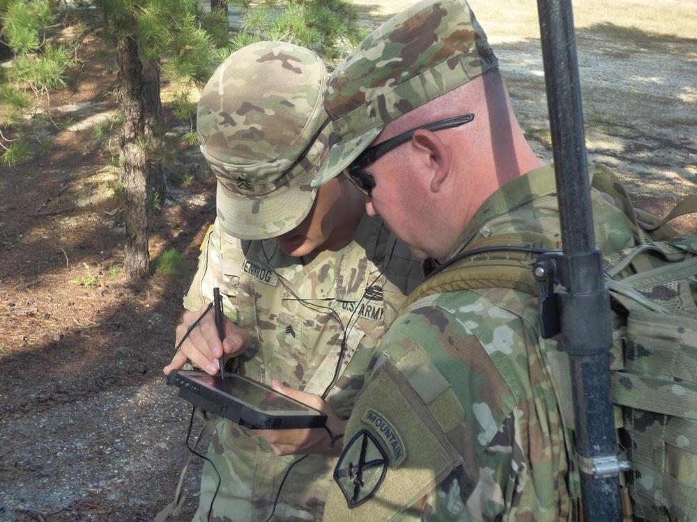 3/10 MTN Soldiers conduct EW operations during Cyber Blitz 2018