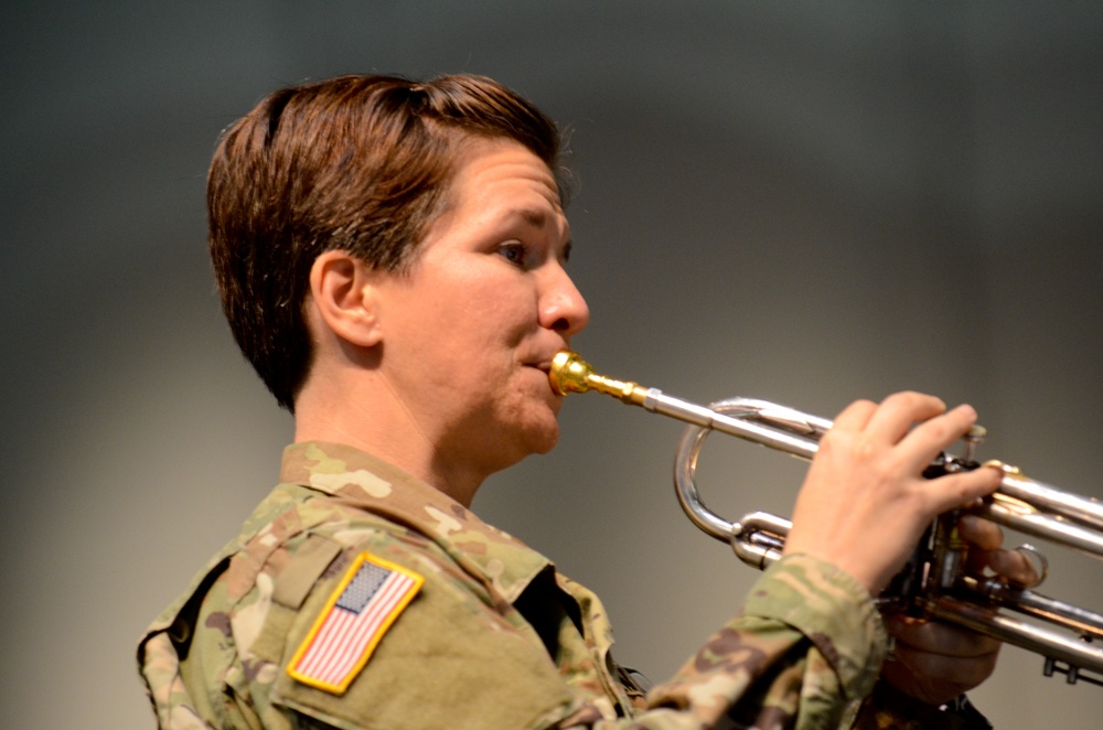 82nd Airborne Band introduces students to melodies