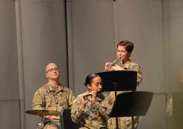 82nd Airborne Band introduces students to melodies