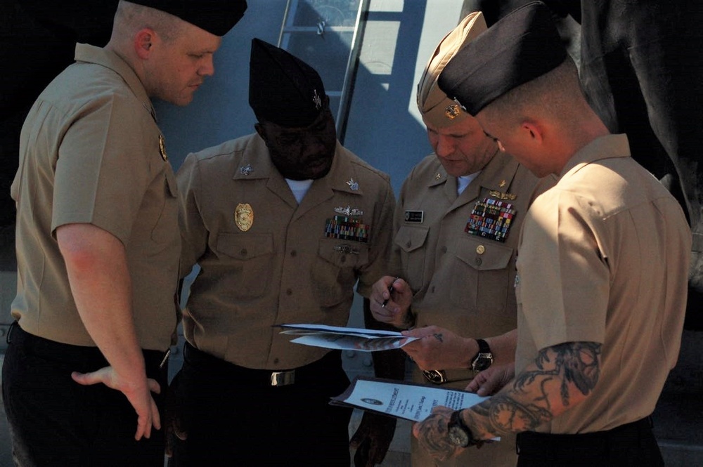 Naval Museum hosts a re-enlistment