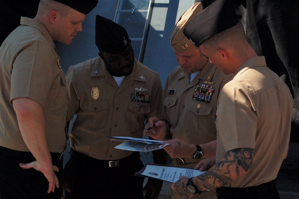 Naval Museum hosts a re-enlistment