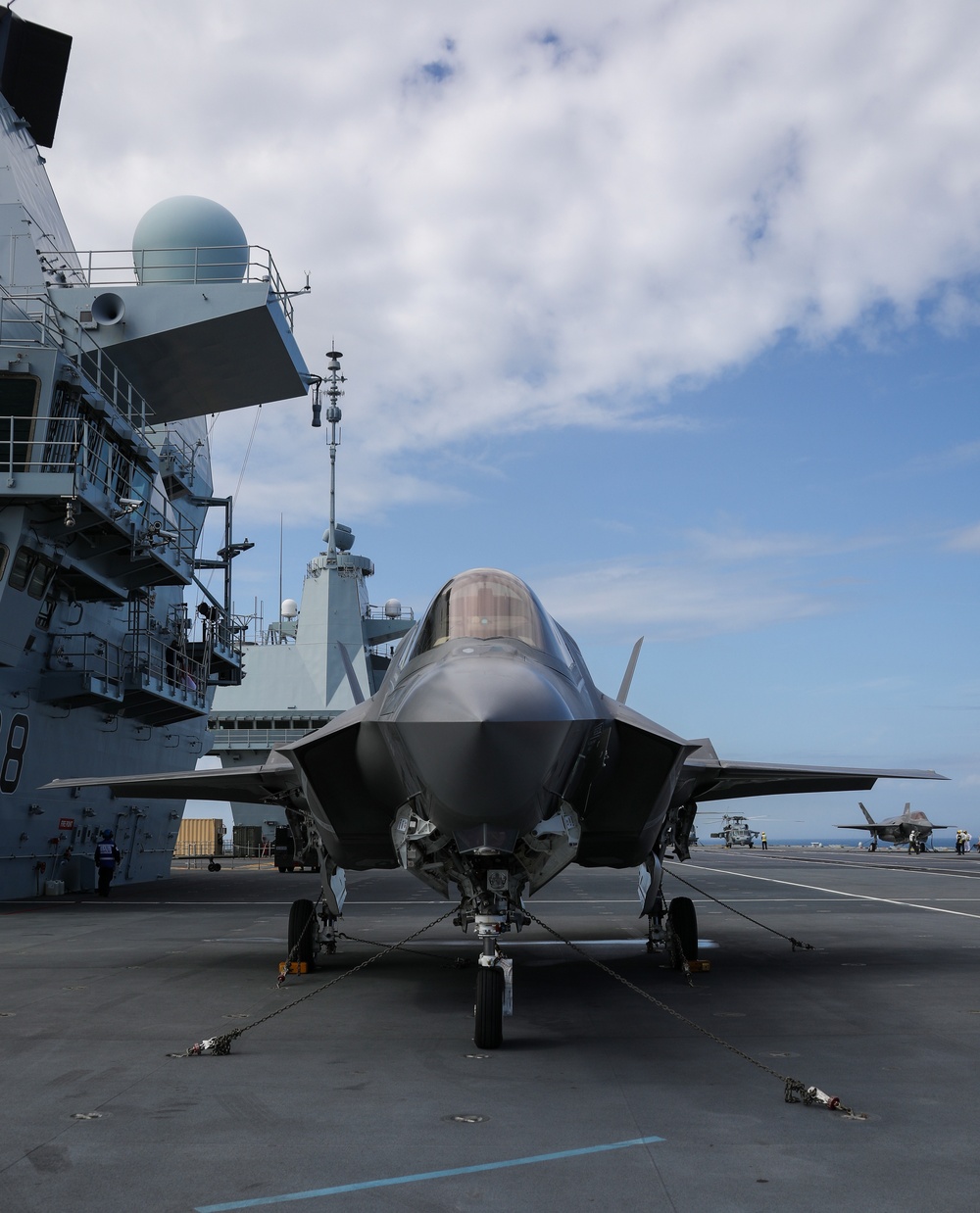 Fighter jets join forces with British aircraft carrier to make history