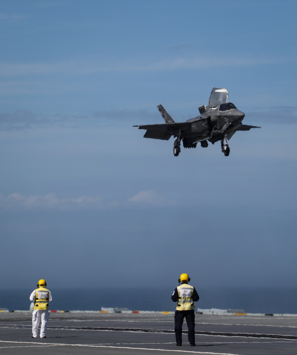 Fighter jets join forces with British aircraft carrier to make history