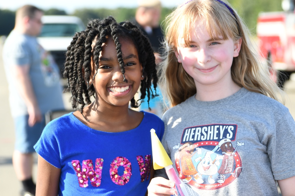 Parents and Children Launch Home-made Rockets at NSWC Dahlgren Centennial Contest