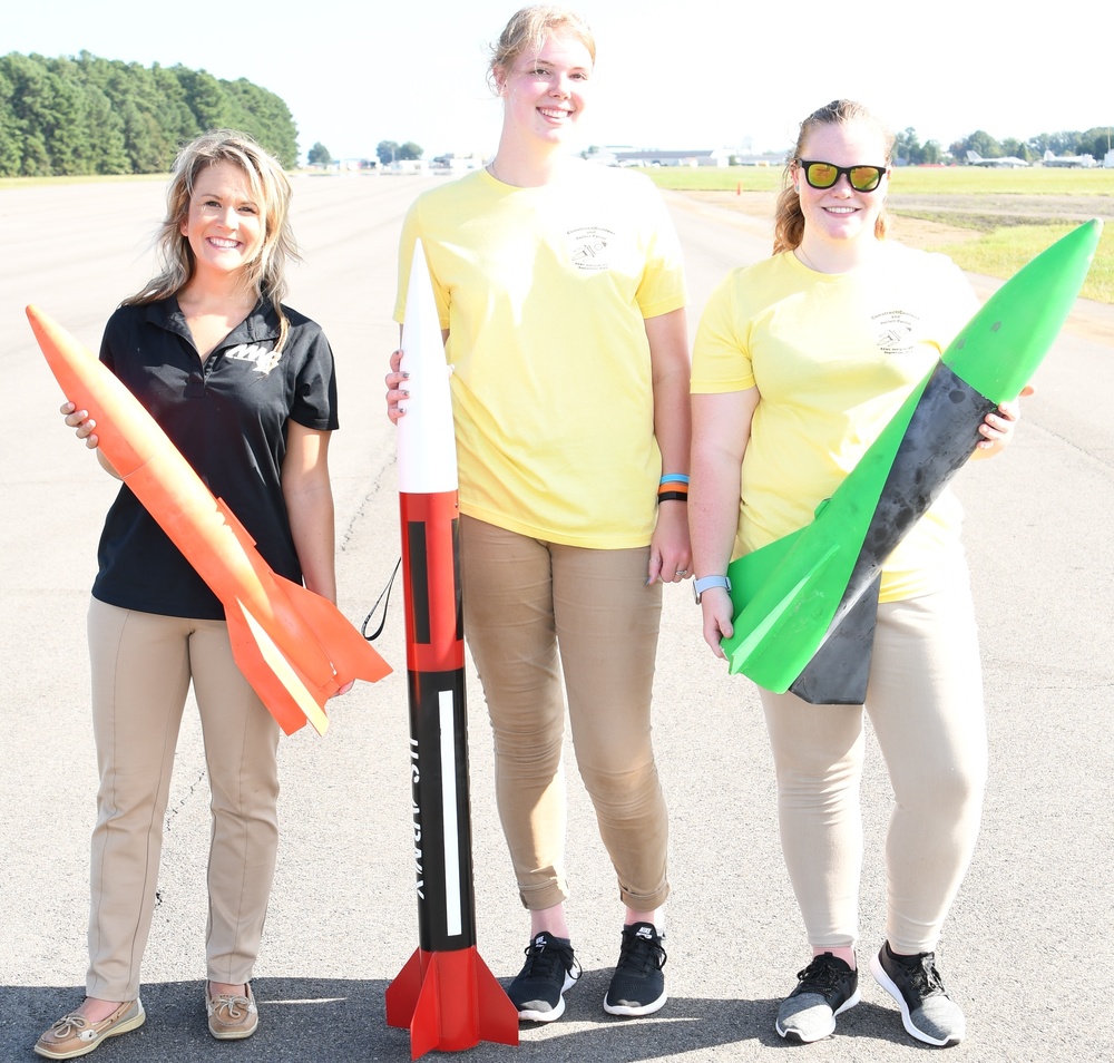Parents and Children Launch Home-made Rockets at NSWC Dahlgren Centennial Contest