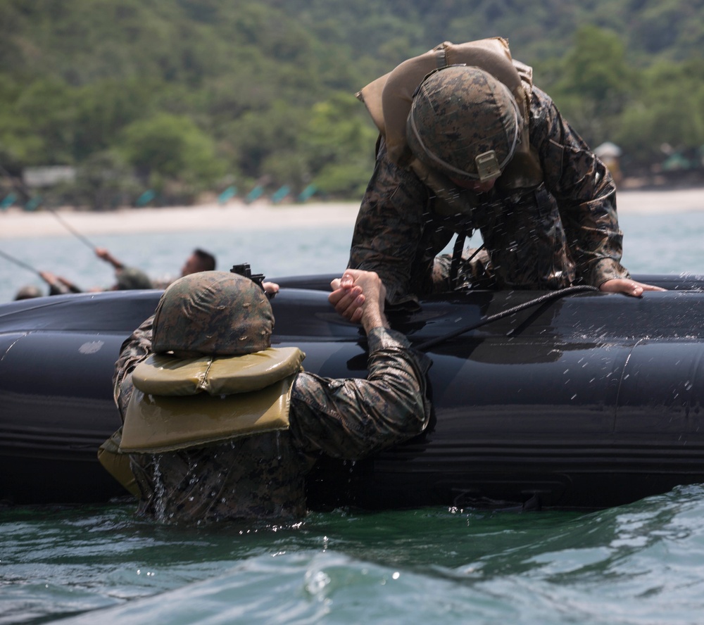 Echo 2/5 Conducts Amphibious Training