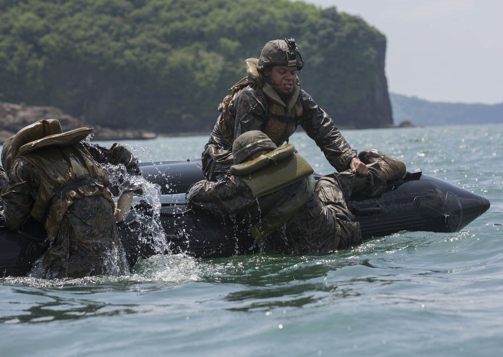 Echo 2/5 Conducts Amphibious Training