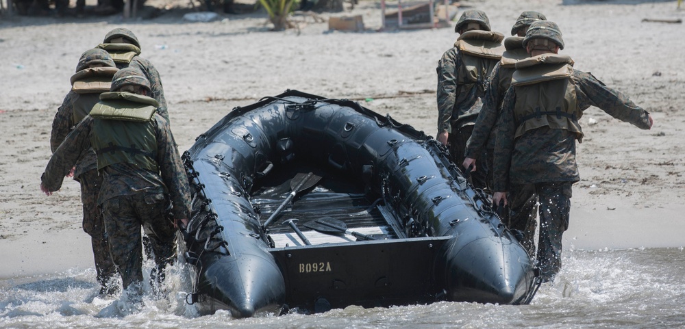 Echo 2/5 Conducts Amphibious Training