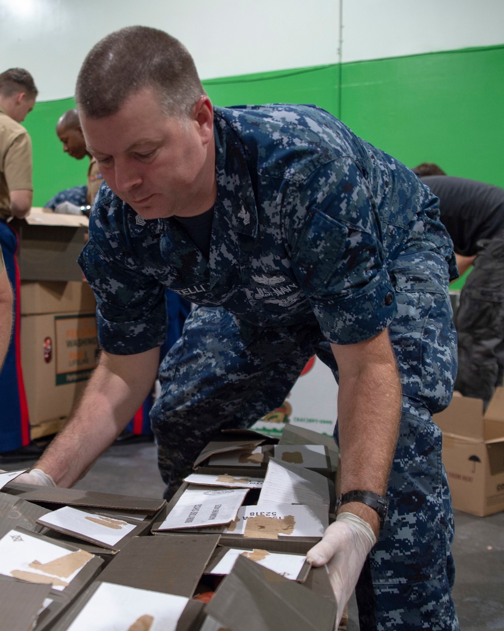 Bonhomme Richard Sailors Attend COMREL at SF-Marin Food Bank