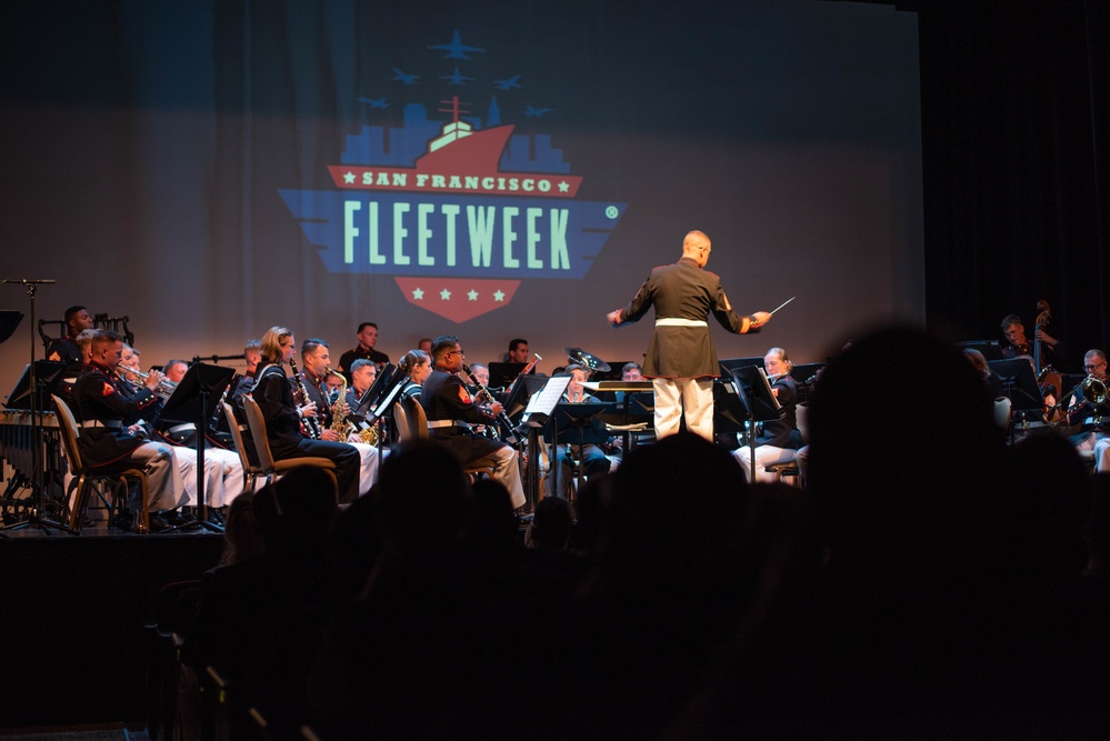1st Marine Division Band performs at San Francisco Fleet Week