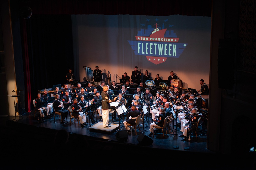 1st Marine Division Band performs at San Francisco Fleet Week