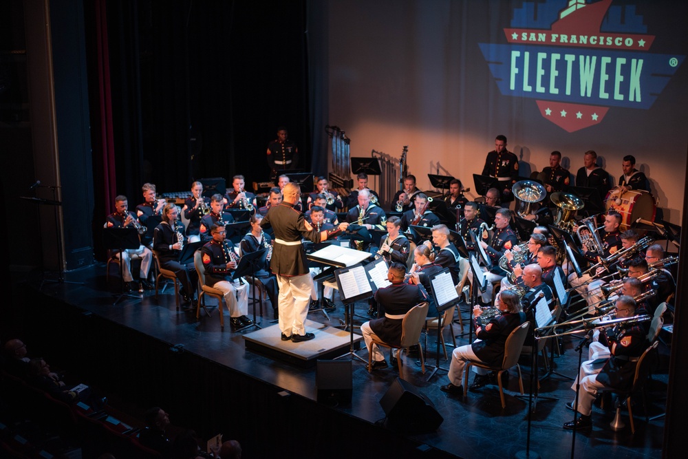 1st Marine Division Band performs at San Francisco Fleet Week
