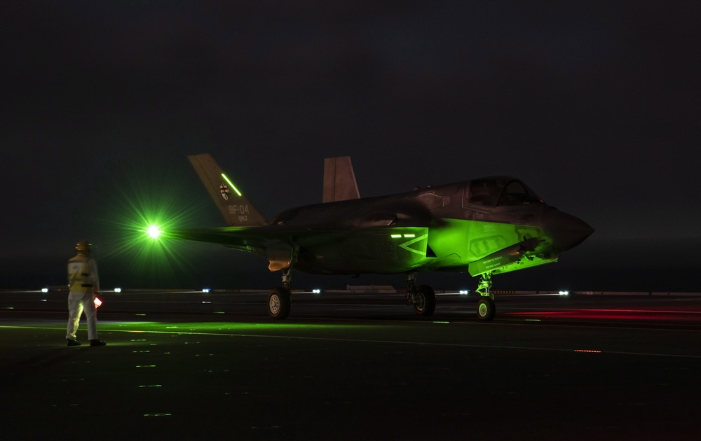 F-35Bs begin night flights on HMS Queen Elizabeth