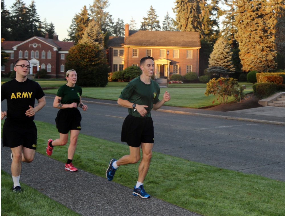 42nd MP leads JBLM Army Ten Miler Team