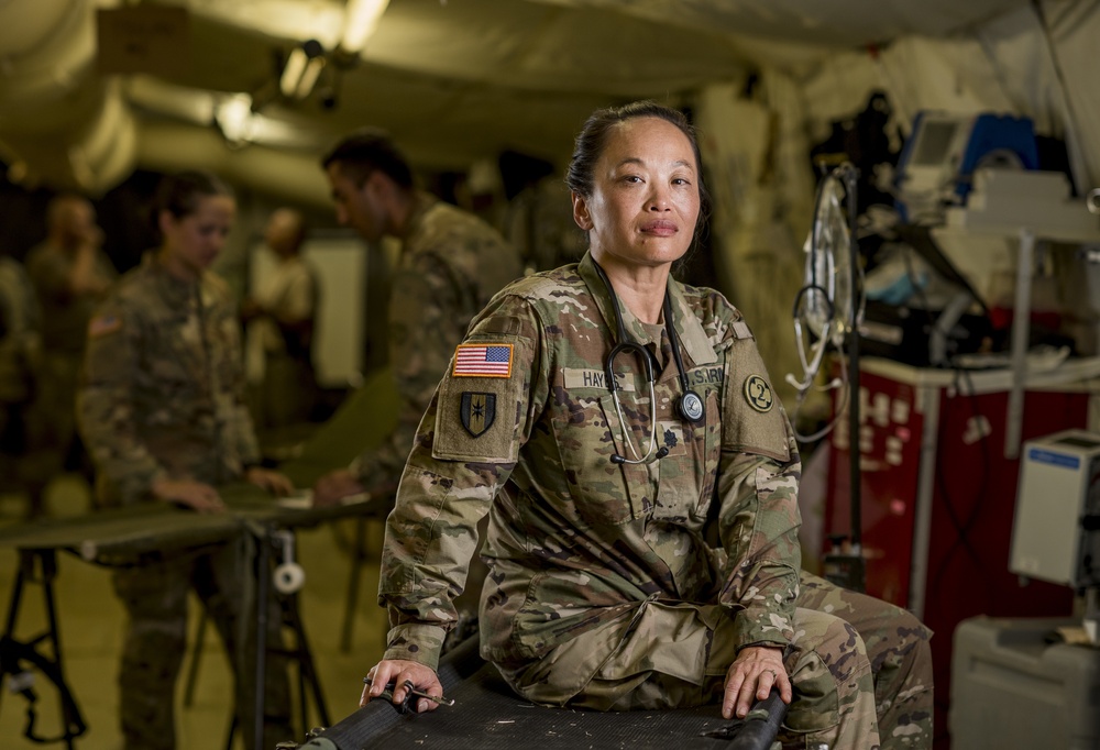 U.S. Army Reserve medical Soldiers photo shoot