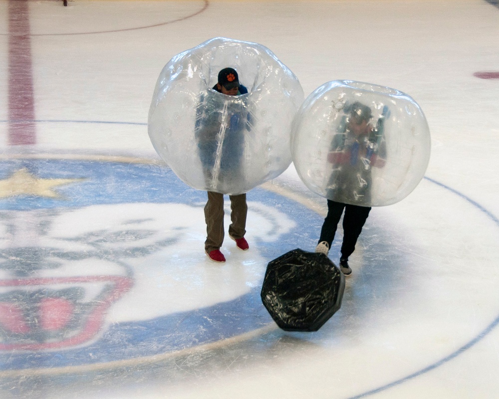 Fort Wainwright Ice Rink opens with knocker hockey