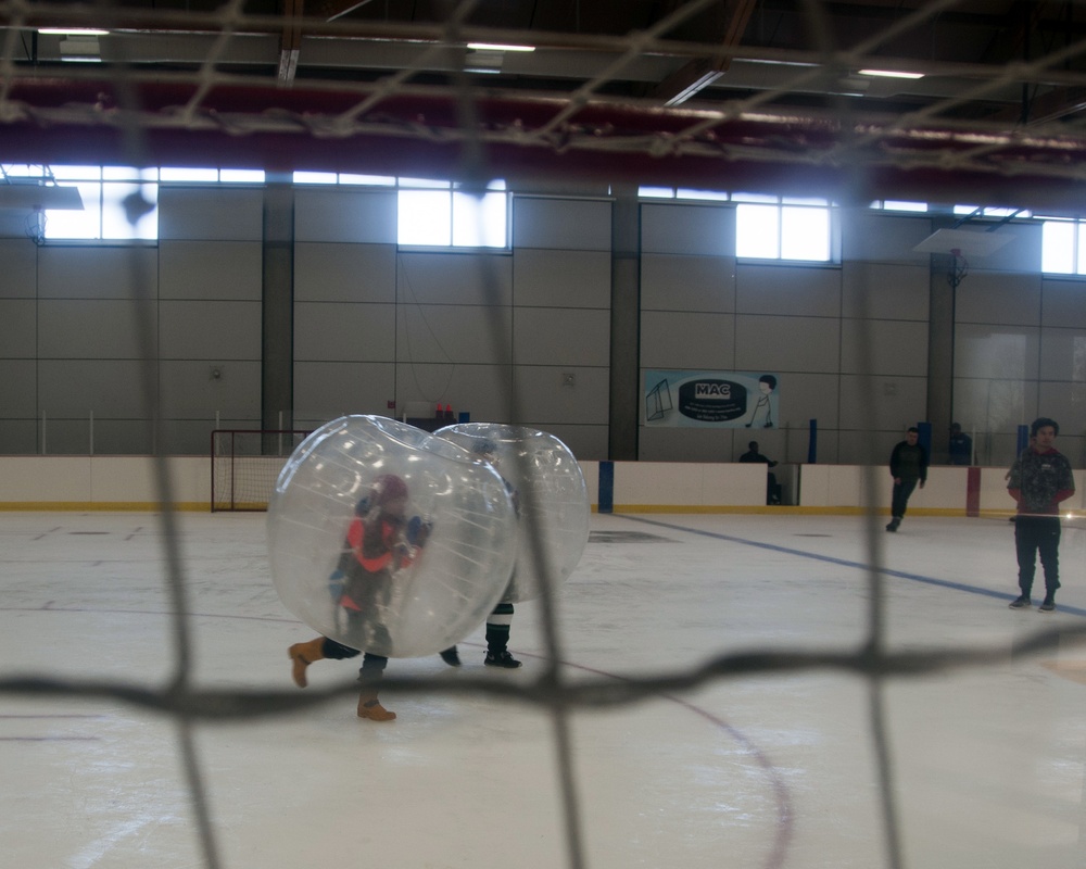 Fort Wainwright Ice Rink opens with knocker hockey