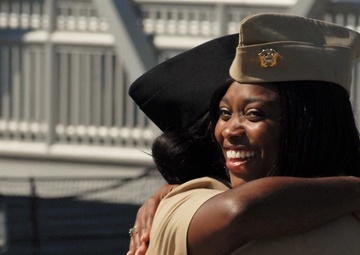 Naval Museum hosts a re-enlistment