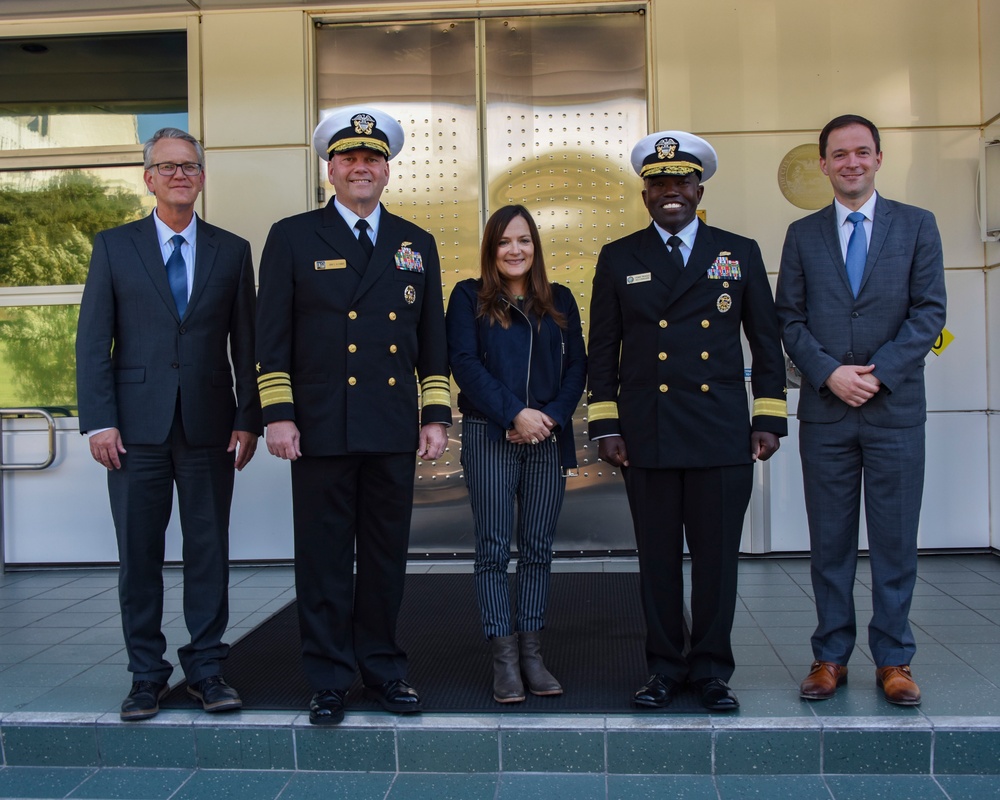 Commander, U.S. 3rd Fleet tours San Francisco’s 9-1-1 call center