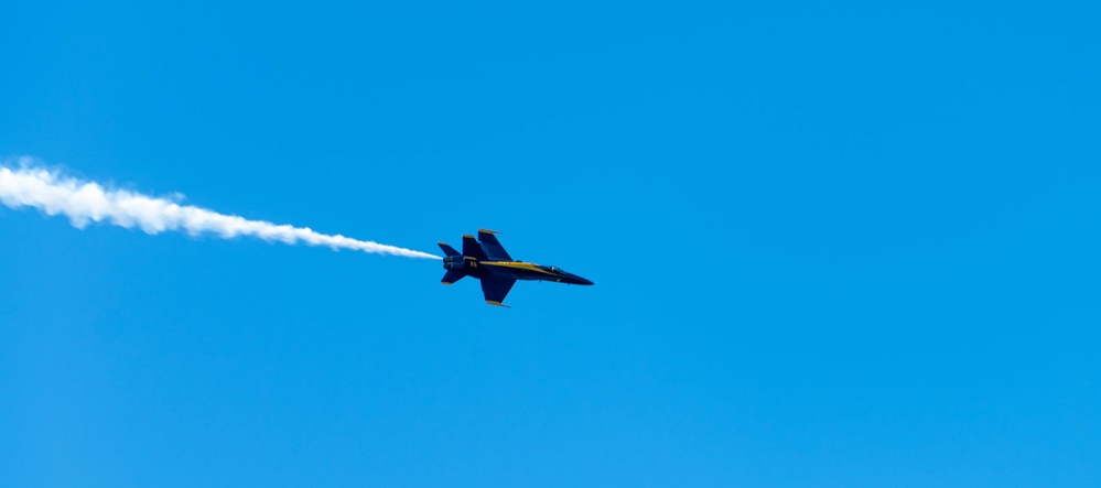 The Blue Angels perform during show at San Francisco Fleet Week 2018