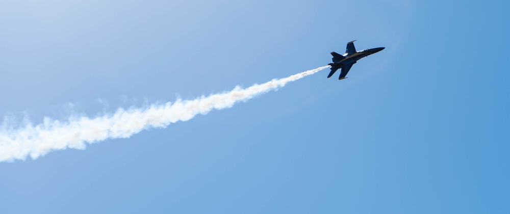 The Blue Angels perform during show at San Francisco Fleet Week 2018