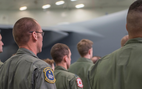 Alaska Air Guard C-17s fresh tail paint harkens to past and future