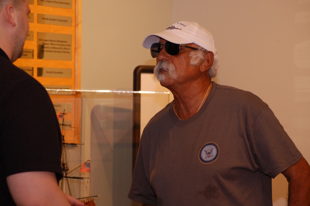 Vietnam veterans visit naval museum