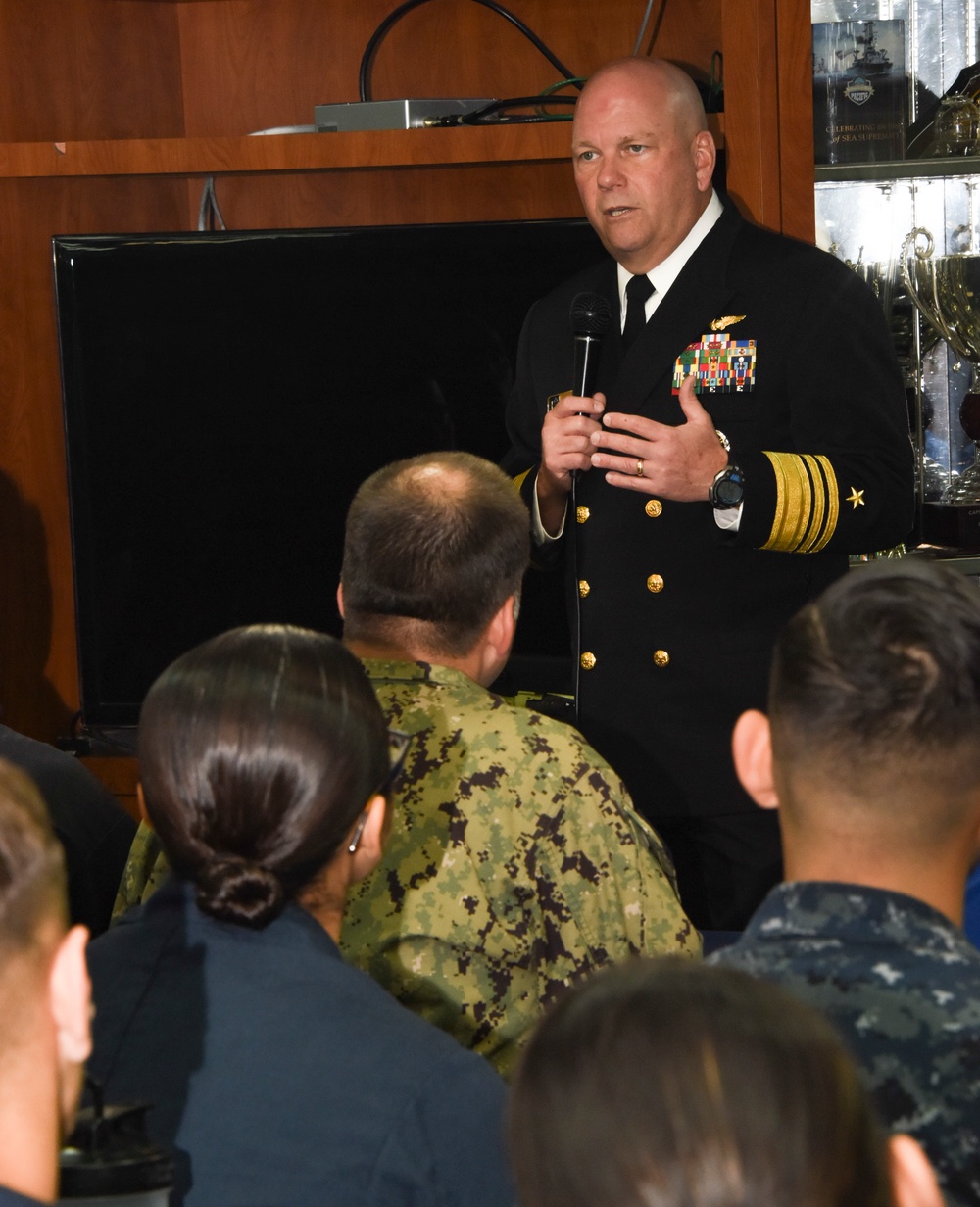 U.S. 3rd Fleet visits USS Bonhomme Richard