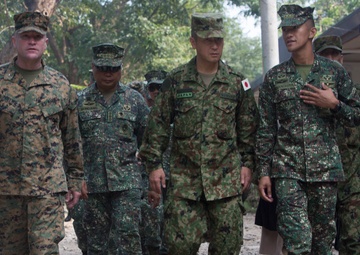 3D MEB Commanding General Tours Marine Barracks Gregorio Lim