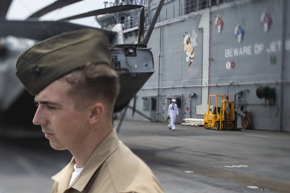 31st MEU Marines, Sailors depart Singapore, bid farewell to Lion City