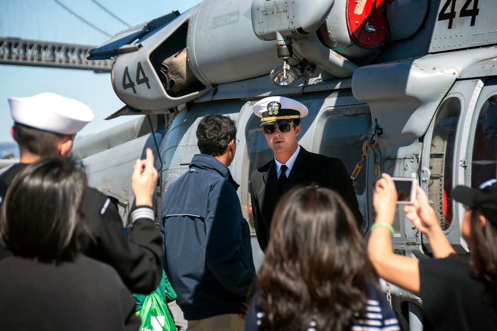 USS Bonhomme Richard holds general public tours during San Francisco Fleet Week 2018