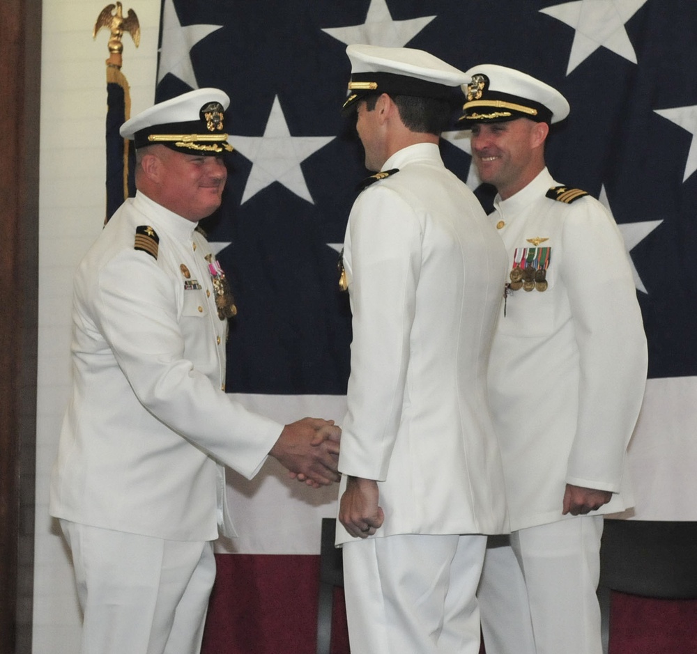 Guam’s HSC-25 Island Knights Welcome New Commanding Officer