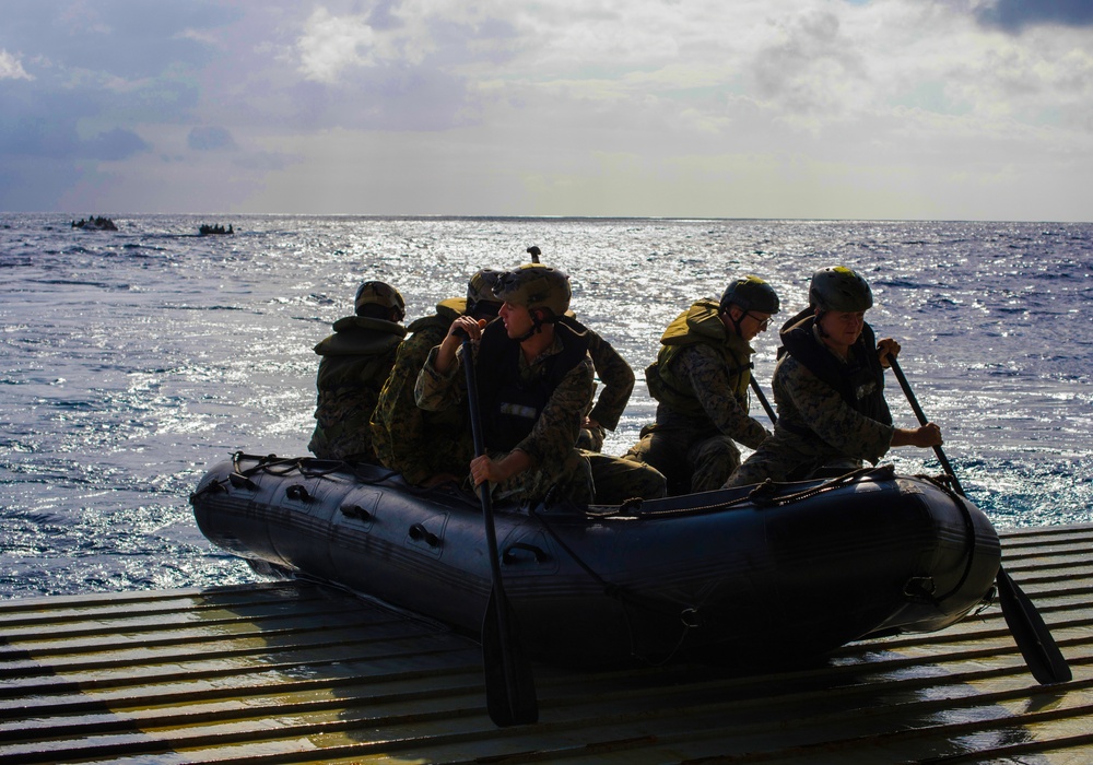 ‘Retreat, Hell!’ Marines refine small-boat raid fundamentals aboard Green Bay