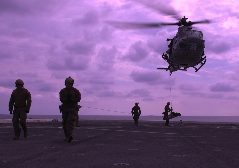 31st MEU recon Marines refine emergency evacuation capabilities aboard Green Bay