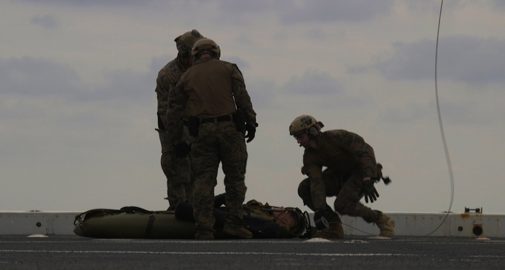 31st MEU recon Marines refine emergency evacuation capabilities aboard Green Bay