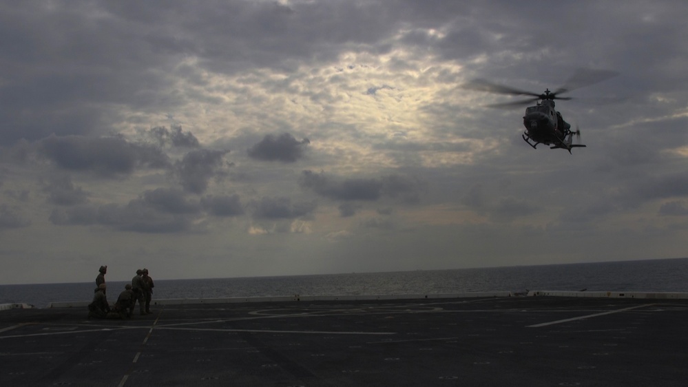 31st MEU recon Marines refine emergency evacuation capabilities aboard Green Bay