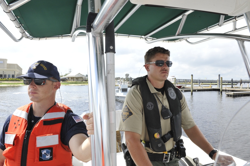Coast Guard, North Carolina Wildlife Resources Commission oversee environmental pollution-mitigation