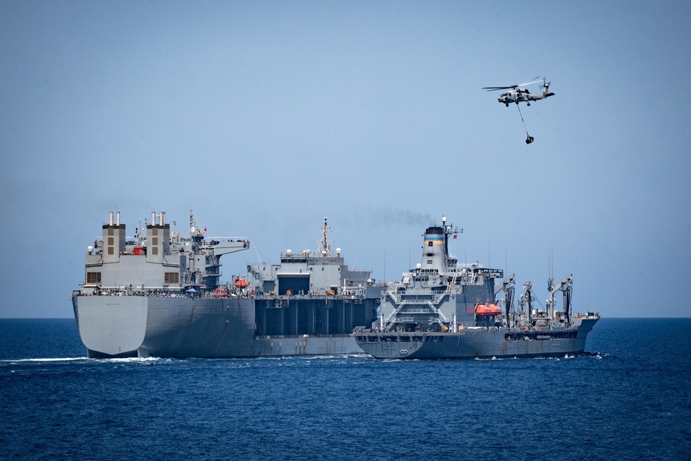 VERTREP with USNS Henry J. Kaiser and USS Louis B. Puller