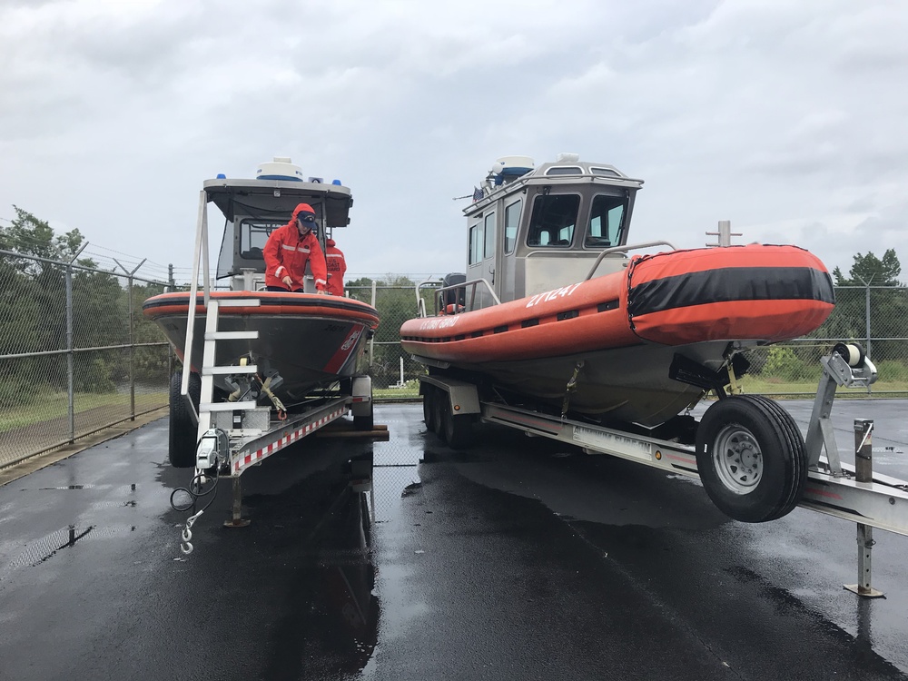 Coast Guard Station Yankeetown prepares boats for response to Hurricane Michael