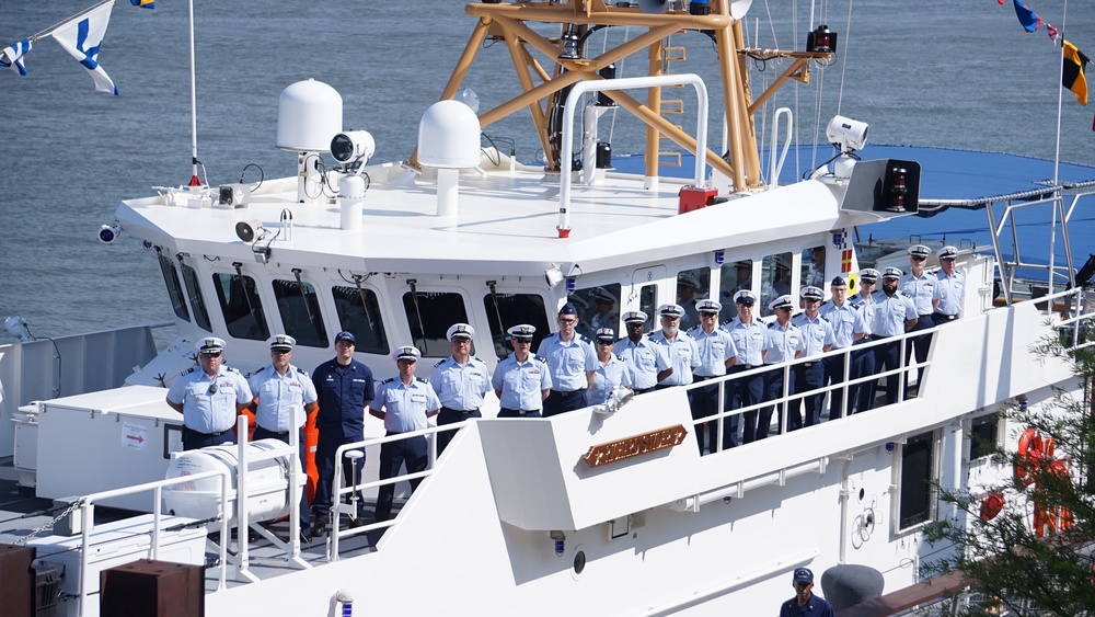 Coast Guard works with Auxiliary