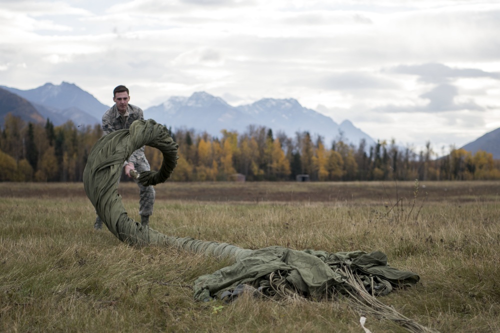 JBER’s 773d LRS Airmen train to rig ‘em up right