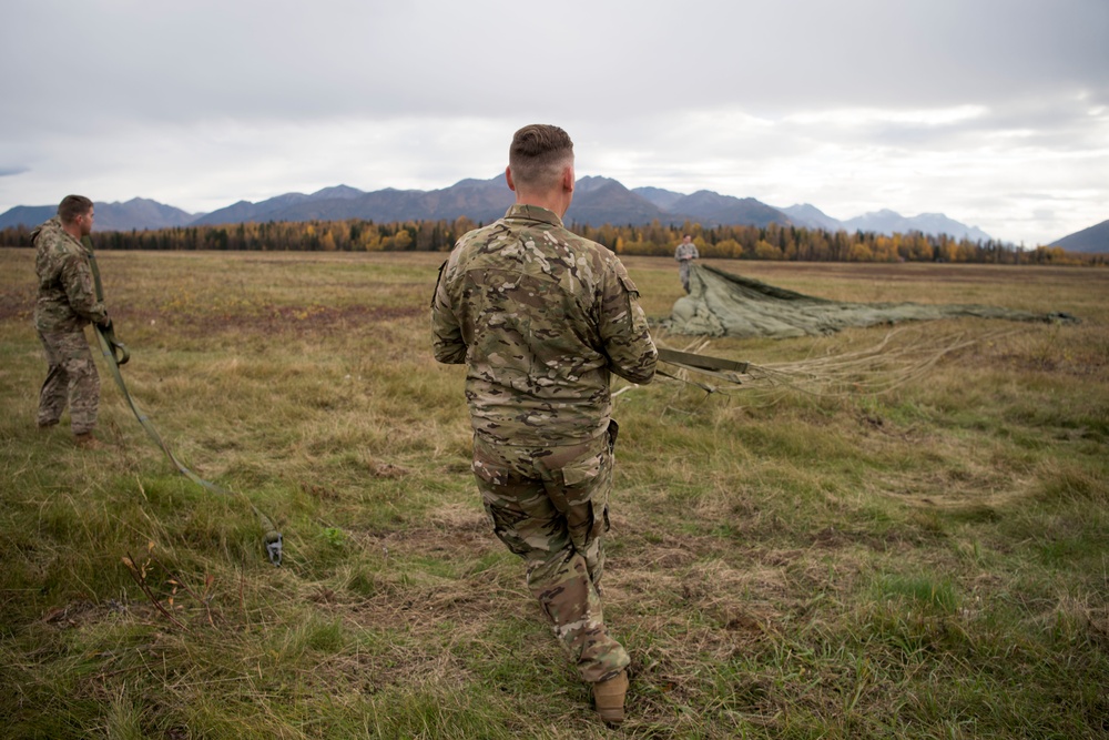 JBER’s 773d LRS Airmen train to rig ‘em up right