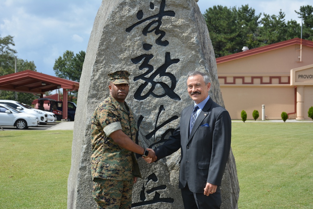 The U.S. Ambassador to South Korea visits Marines in Pohang