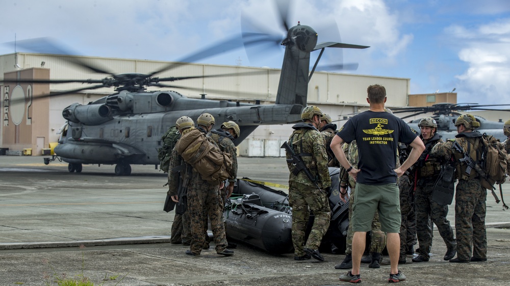 Pegasus supports Recon Team Leaders Course during Helocast operations