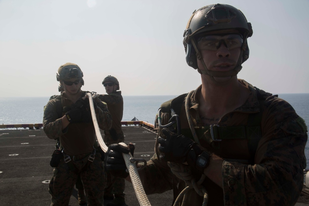 The 31st MEU’s ARP practice SPIE aboard the Wasp