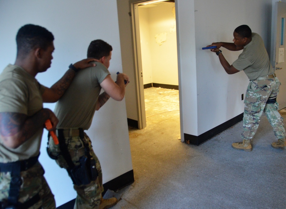 New York Army Guard Soldiers train for active shooter response