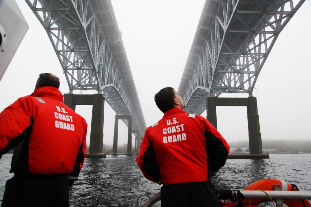 Coast Guard underway in Thames River